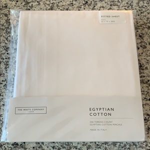 White Company fitted sheet size full in white